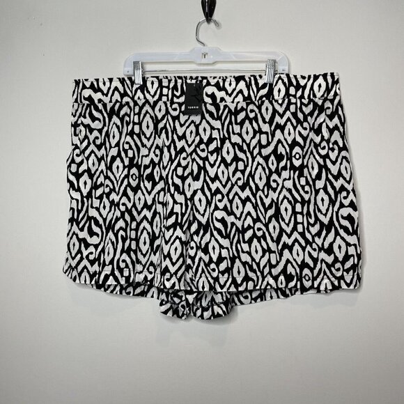 NWT Torrid Black White Ikat Print Silky Challis Short Elastic Waist Size 4x - Picture 2 of 9